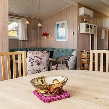 6 Person Holiday In *