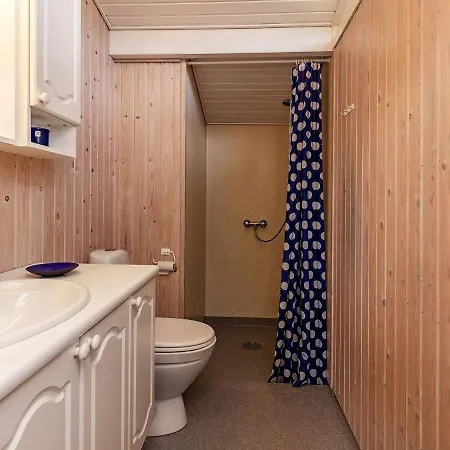6 Person Holiday In *
